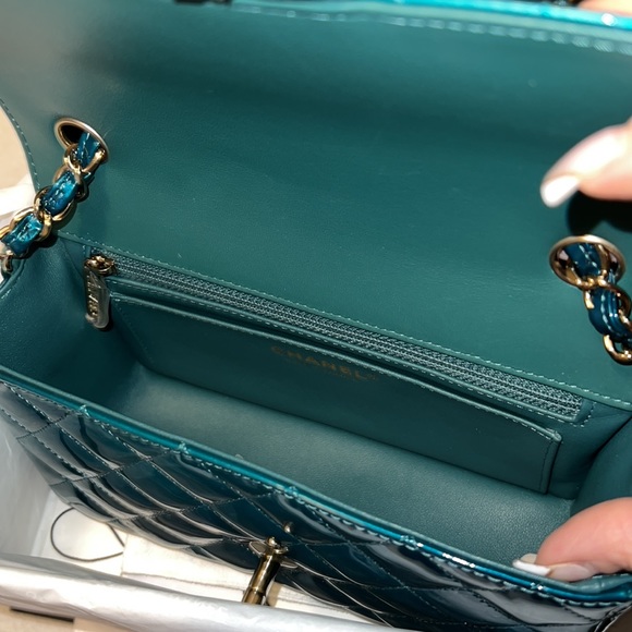 CHANEL MINI MERMAID PATENT FLAP - Picture 12 of 15